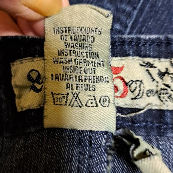 Level 25 Denim Stretch Tab Cuff 2 Patch front Pocket 2 back pockets Shorts 14 - Picture 4 of 4